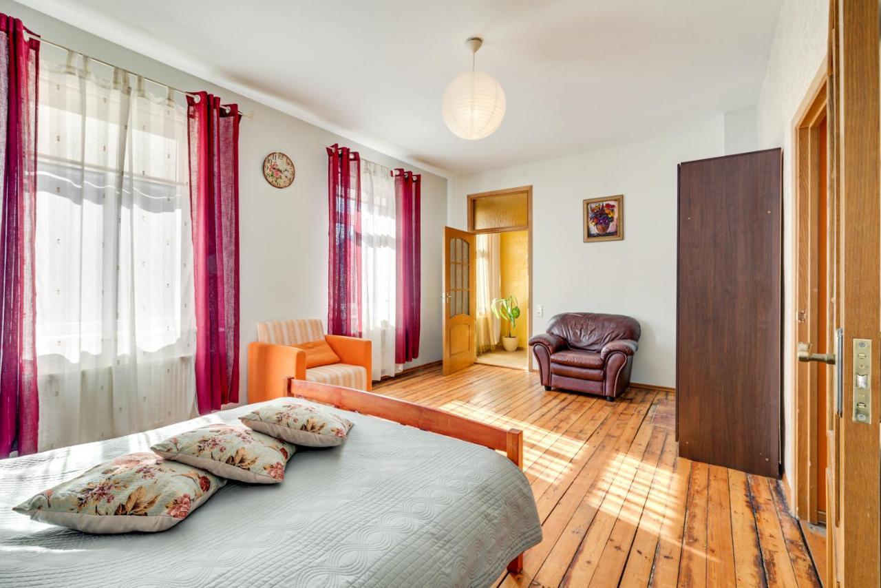 Toma Street Apartments لييبايا المظهر الخارجي الصورة