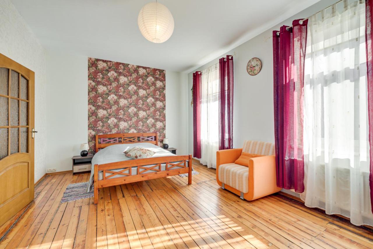 Toma Street Apartments لييبايا المظهر الخارجي الصورة